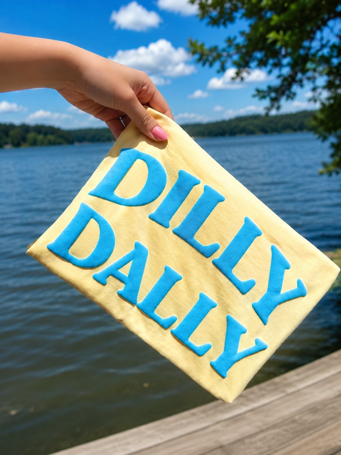 Dilly Dally Tee